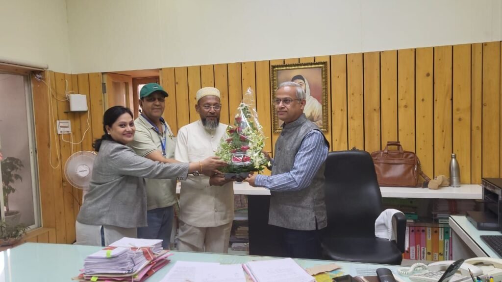 बुरहानपुर मीडिया के प्रतिनिधि मंडल ने इंदौर में संभागायुक्त दीपक सिंह से की सौजन्य मुलाक़ात | New India Times