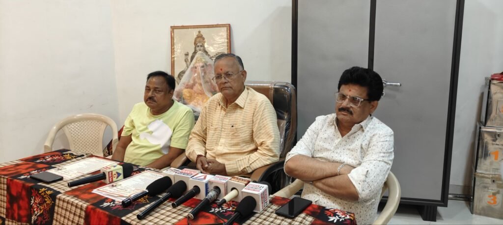 श्री सकल पंच गुजराती मोढ़ वणिक समाज ट्रस्ट बुरहानपुर के नव निर्वाचित अध्यक्ष रमेश दलाल ने प्रेस कॉन्फ्रेंस में बताई अपने कार्यकाल की प्राथमिकताएं | New India Times