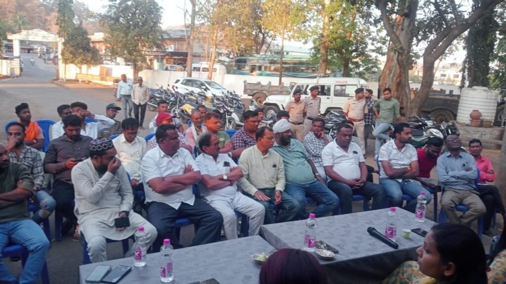 दमुआ थाने में शांति समिति की बैठक संपन्न, भाईचारे के साथ त्यौहार मनाए जाने की अपील | New India Times