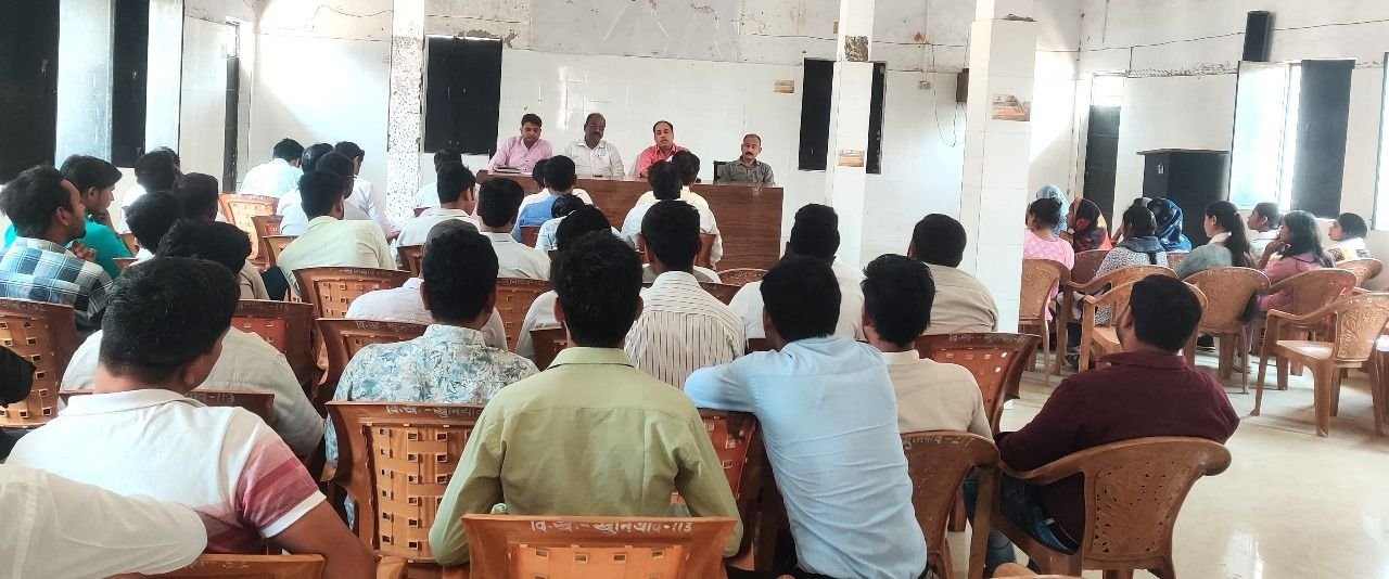 संचारी रोग नियंत्रण तथा दस्तक अभियान की सफलता हेतु आयोजित की गयी बैठक | New India Times