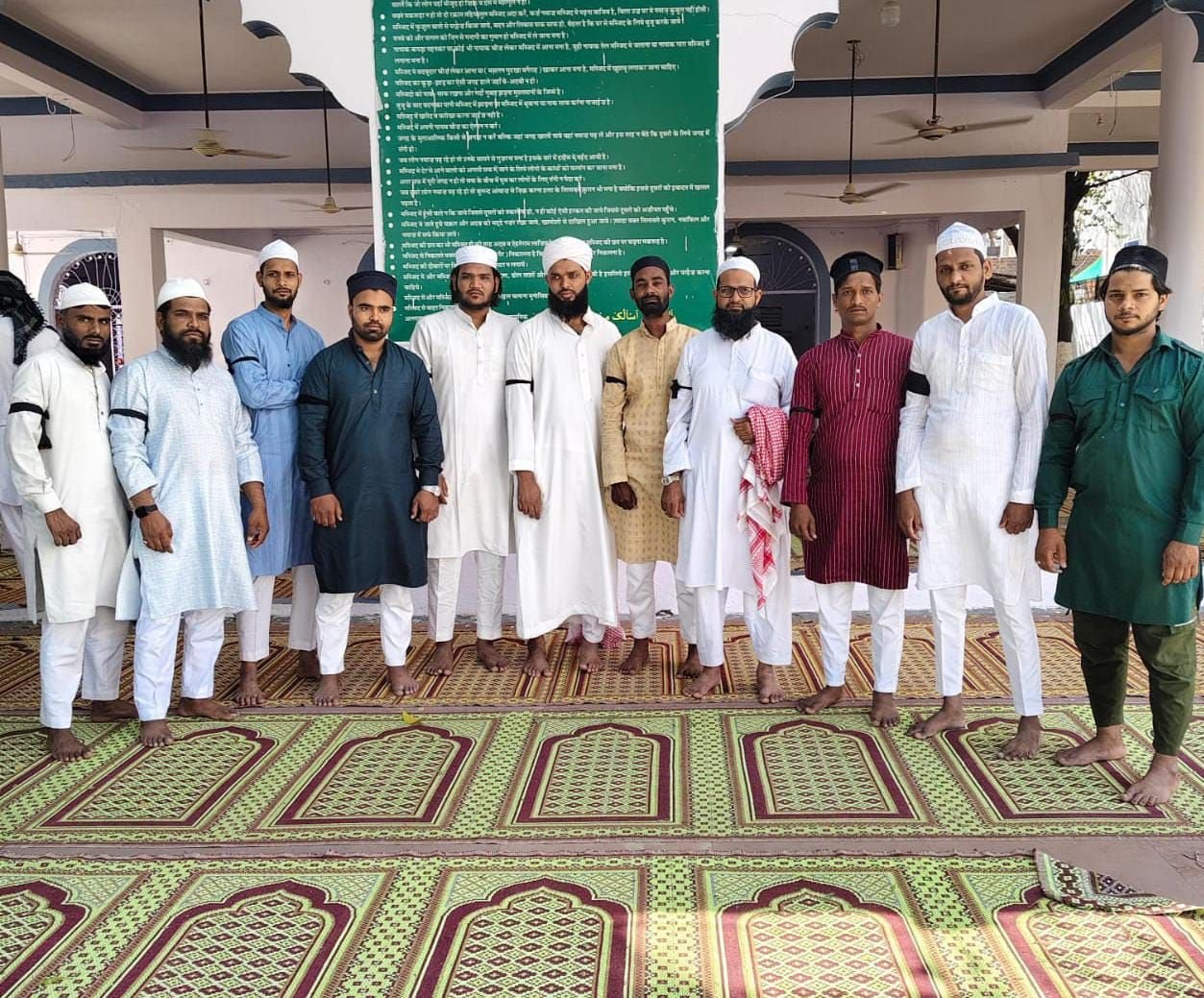 राजधानी भोपाल में वक्फ़ बोर्ड बिल के खिलाफ मुस्लिम समुदाय ने काली पट्टी बांध कर जताया विरोध | New India Times