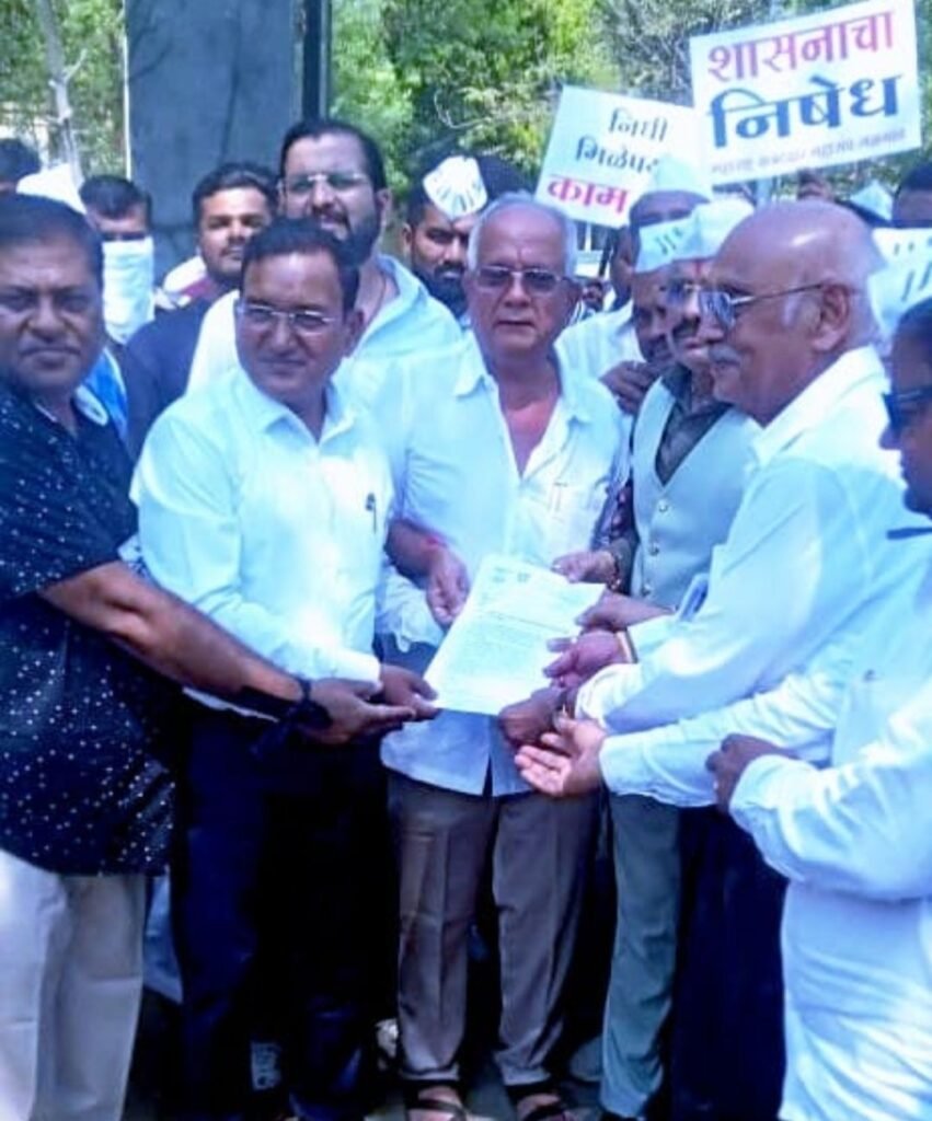 दरबारी तलातुम में फंसी गुतेदारों की कश्ती, JNPT से अरब समंदर में उतरा 2047 का जहाज़ 2 दरबारी तलातुम में फंसी गुतेदारों की कश्ती, JNPT से अरब समंदर में उतरा 2047 का जहाज़ | New India Times