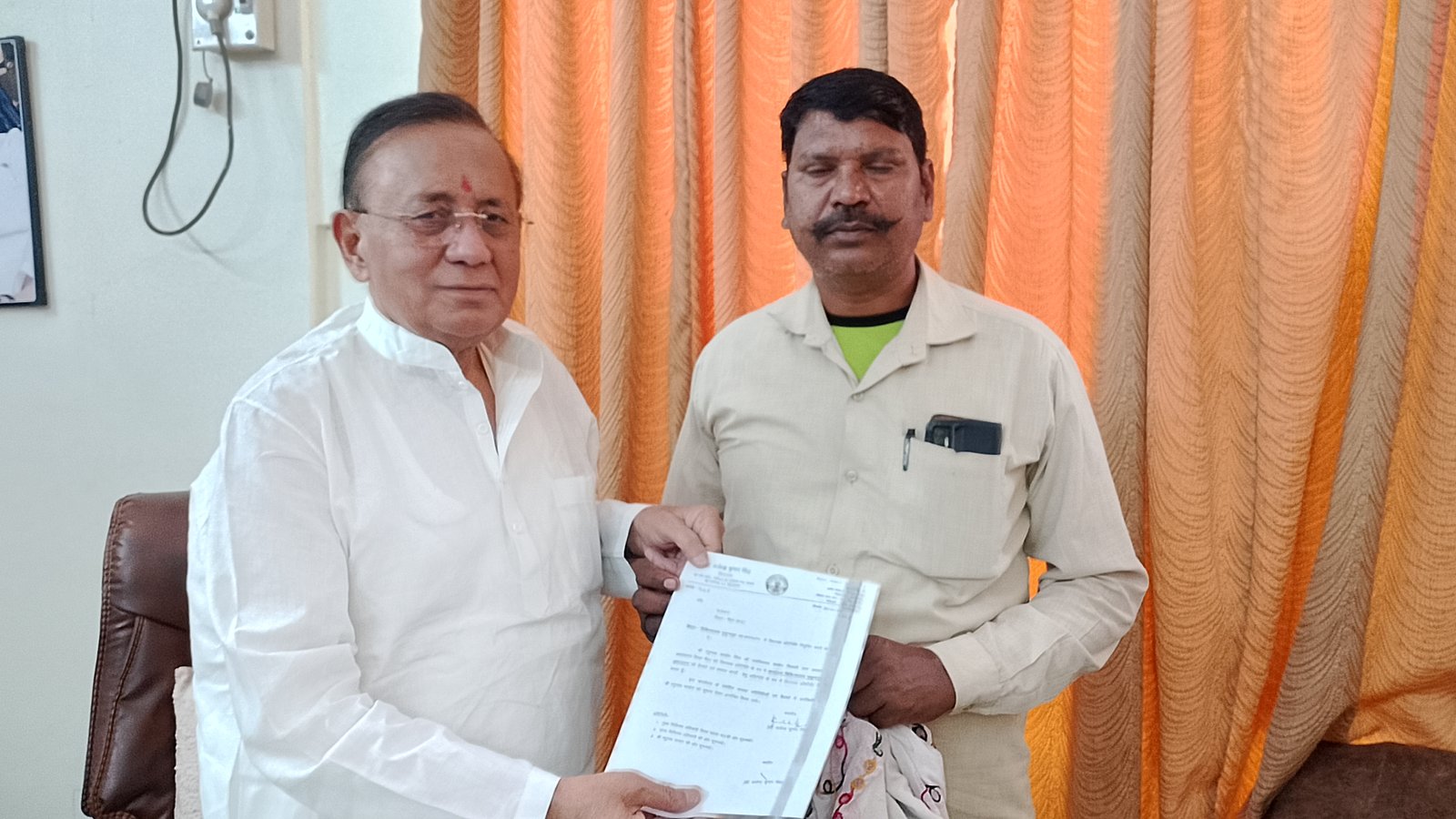 विधायक प्रतिनिधि रघुनाथ साकेत को किया गया नियुक्त, एससी-एसटी ओबीसी व कांग्रेस कार्यकर्ताओं में खुशी की लहर 1 विधायक प्रतिनिधि रघुनाथ साकेत को किया गया नियुक्त, एससी-एसटी ओबीसी व कांग्रेस कार्यकर्ताओं में खुशी की लहर | New India Times