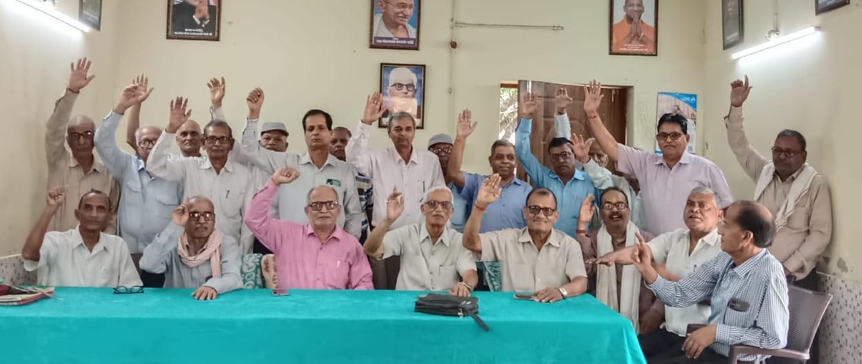 उत्तर प्रदेश राजकीय सिविल पेंशनर्स परिषद की बैठक सम्पन्न | New India Times