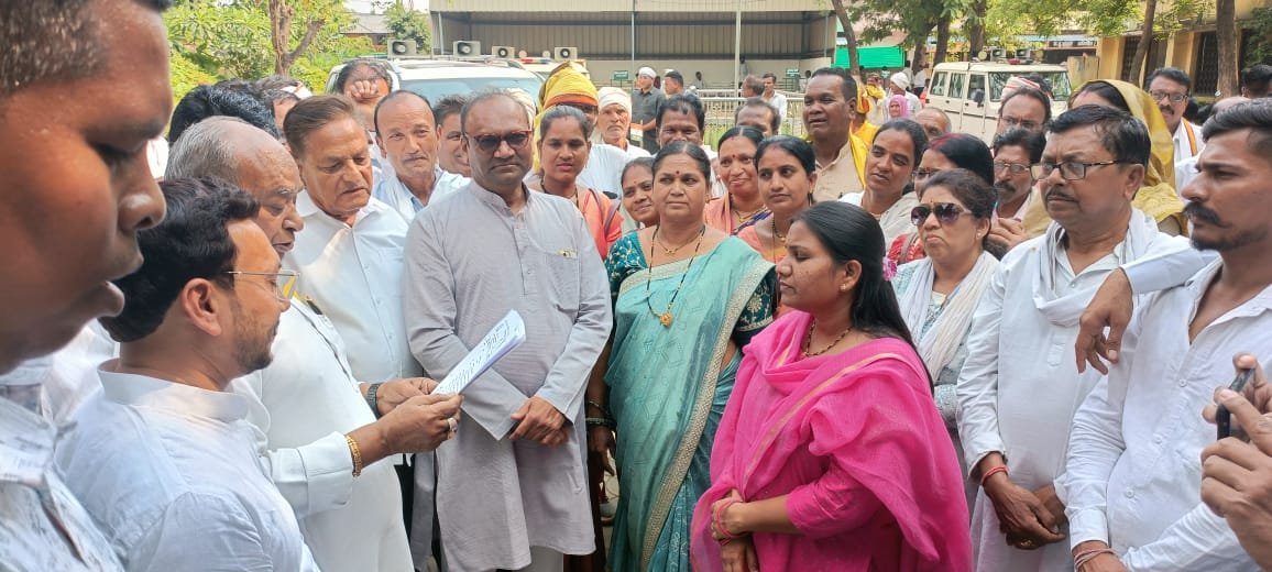 नेशनल हेराल्ड की संपत्ति की मनमानी नेतृत्व के खिलाफ पांढुर्णा जिला कांग्रेस पार्टी द्वारा अनुविभागीय अधिकारी को सौंपा गया ज्ञापन | New India Times