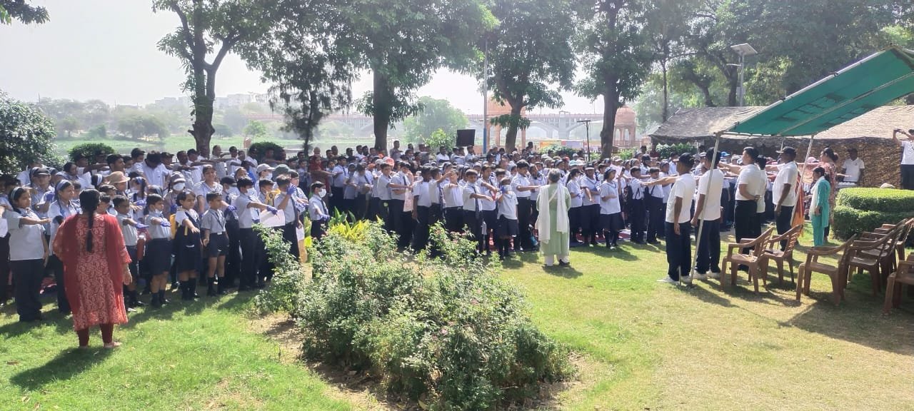 स्कूली बच्चों ने उठाया अपनी धरती संवारने का बीड़ा | New India Times