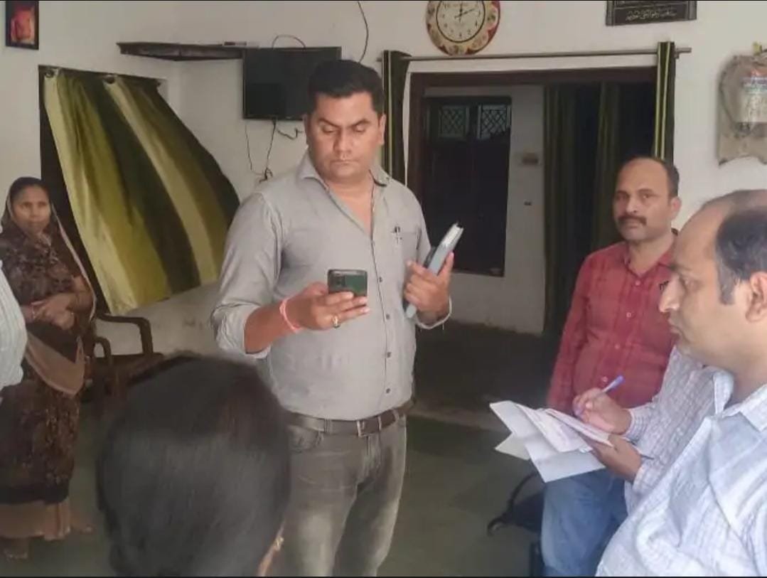 इटवा में एसडीएम के नेतृत्व में निजी अस्पताल की जांच: टीम की छापेमारी में मिली खामियां, नोटिस जारी करने के आदेश | New India Times