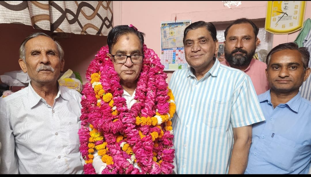 बाड़ी के मंसूर खान और उनकी धर्मपत्नी सलमा बेगम की गरिमामय विदाई हज यात्रा के लिए हुए रवाना 1 बाड़ी के मंसूर खान और उनकी धर्मपत्नी सलमा बेगम की गरिमामय विदाई हज यात्रा के लिए हुए रवाना | New India Times