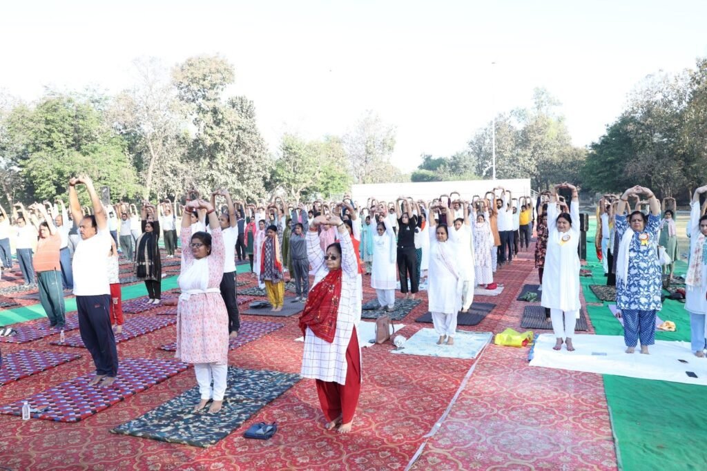 लखीमपुर में सम्पन्न हुआ ऐतिहासिक योगोत्सव कार्यक्रम, योग फॉर वन अर्थ वन हेल्थ की थीम पर आयोजित हुआ कार्यक्रम | New India Times
