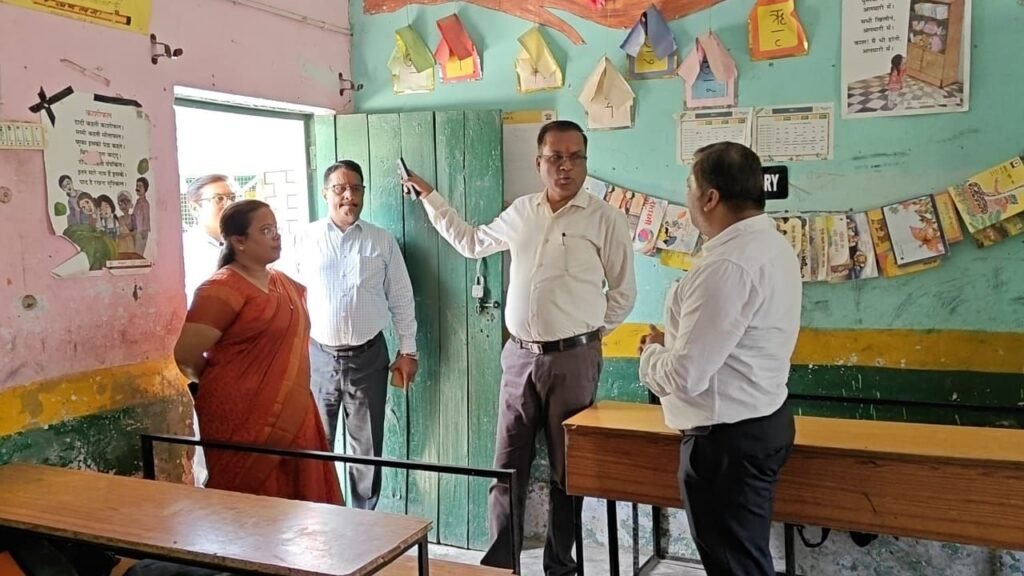 डीएम ने विद्यालयों में स्कूल चलो अभियान कार्यक्रम का किया शुभारंभ 2 डीएम ने विद्यालयों में स्कूल चलो अभियान कार्यक्रम का किया शुभारंभ | New India Times