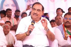 खडसे को बार-बार चेतावनी क्यों दे रहे हैं गिरीश महाजन ? | New India Times