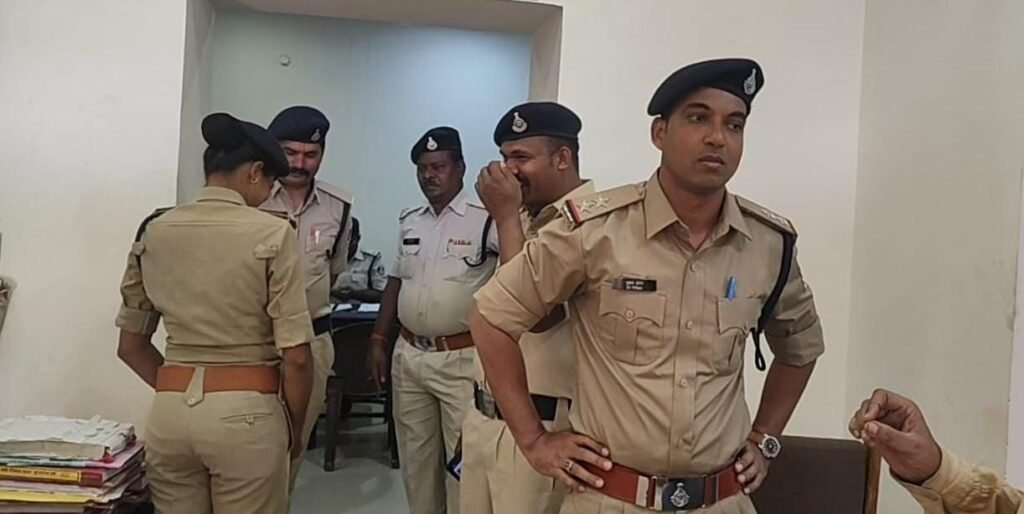कागजों में बने फर्जी तालाब निर्माण मामले में पुलिस ने सरपंच को किया गिरफ्तार | New India Times
