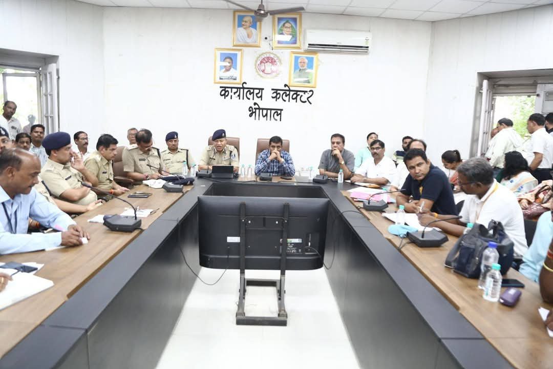 भोपाल कलेक्टर स्कूल संचालकों को साथ बैठक कर दी सख्त हिदायत,बच्चों की सुरक्षा के साथ कोई भी लापरवाही नहीं की जाएगी बर्दाश्त 1 भोपाल कलेक्टर स्कूल संचालकों को साथ बैठक कर दी सख्त हिदायत,बच्चों की सुरक्षा के साथ कोई भी लापरवाही नहीं की जाएगी बर्दाश्त | New India Times