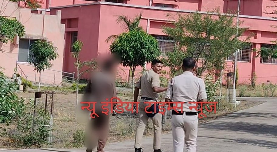 पति-पत्नी के बीच तीसरी महिला की एंट्री, पत्नी की मौत का खौफनाक अंत, आरोपी पति गिरफ्तार | New India Times