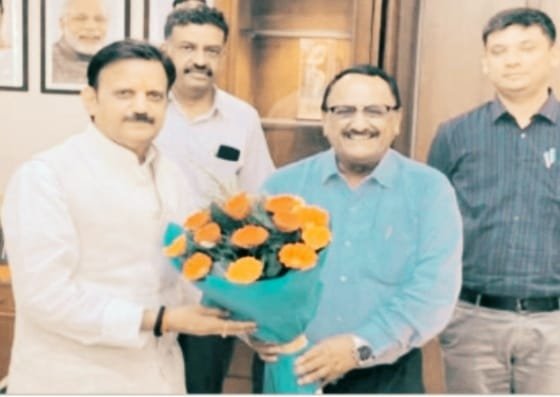 मध्य प्रदेश के उप मुख्यमंत्री राजेंद्र शुक्ल ने मीडिया सलाहकार ताहिर अली को 40वीं वैवाहिक वर्षगाँठ पर दी शुभकामनाएं | New India Times