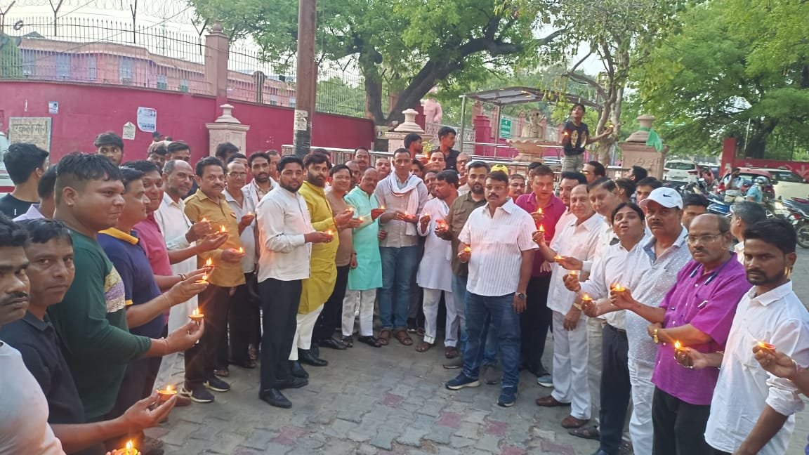 “एक दीपक शहीदों के नाम”वीर जवानों को दी भावभीनी श्रद्धांजलि | New India Times