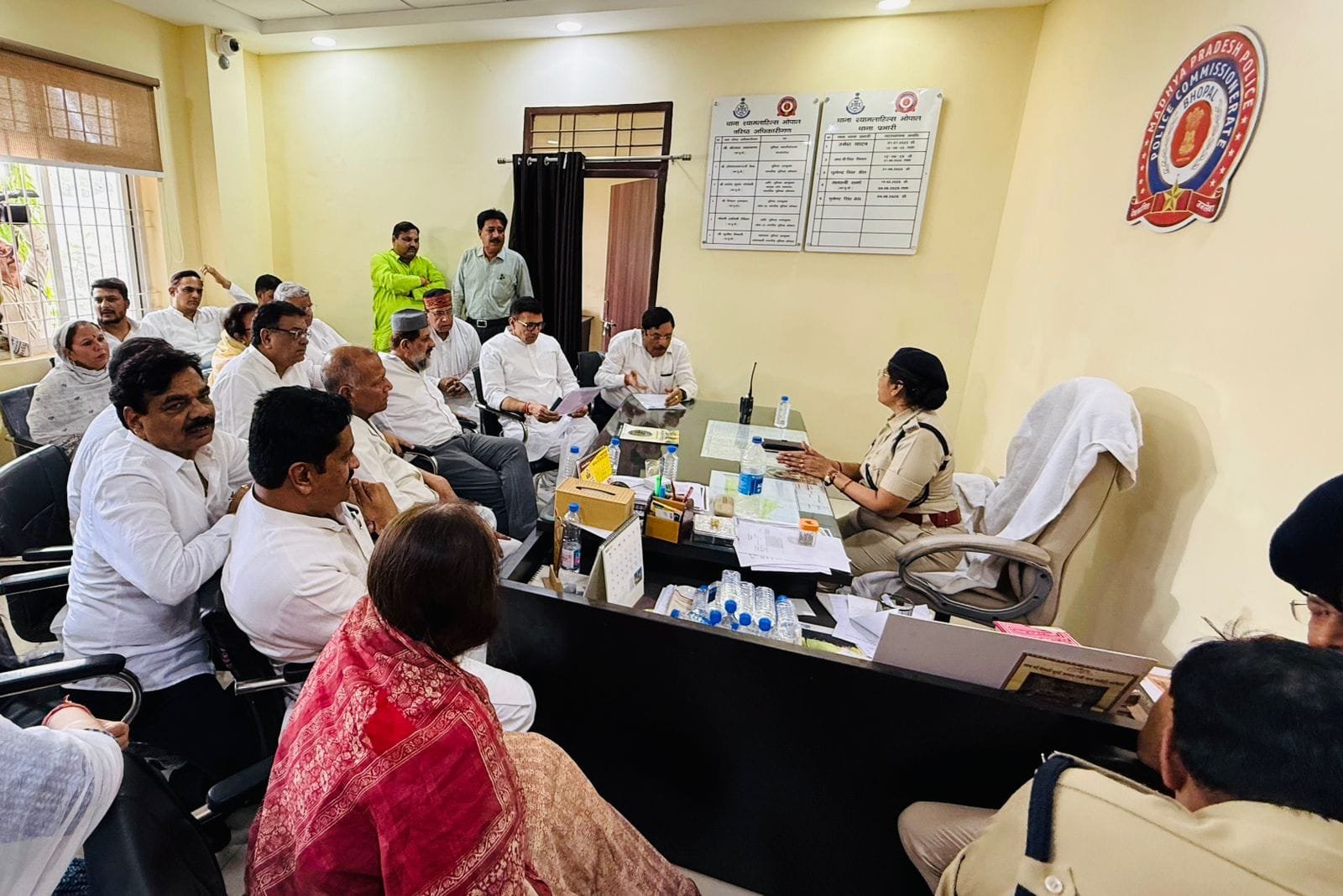 मध्यप्रदेश कांग्रेस अध्यक्ष जीतू पटवारी के नेतृत्व में कांग्रेस के प्रतिनिधि मंडल ने भाजपा के मंत्री विजय शाह के खिलाफ़ भोपाल के श्यामला हिल्स थाने में की शिकायत | New India Times