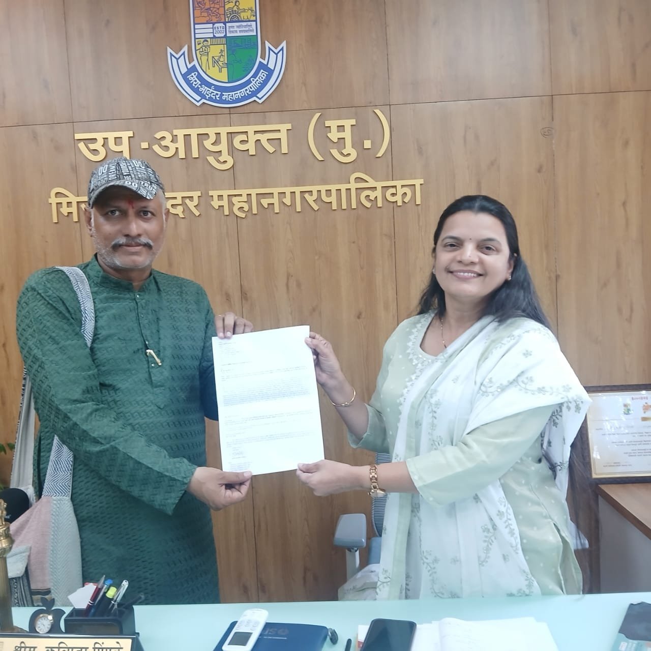 भाईंदर में शिवसेना (उबाठा) ने मनपा कार्यालय पर मोर्चा निकाल कर व काले झन्डे दिखाकर मनपा व ठेकेदार के खिलाफ लगाये नारे | New India Times