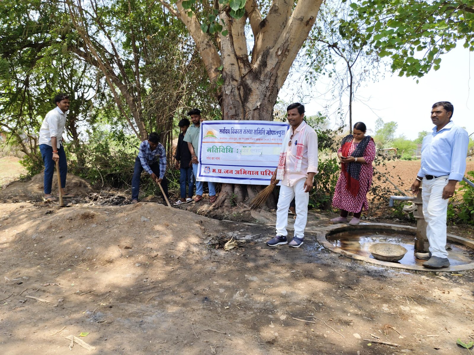 जल गंगा संवर्धन अभियान अंतर्गत विकासखंड मेघनगर में किया गया सामूहिक श्रमदान 1 जल गंगा संवर्धन अभियान अंतर्गत विकासखंड मेघनगर में किया गया सामूहिक श्रमदान | New India Times