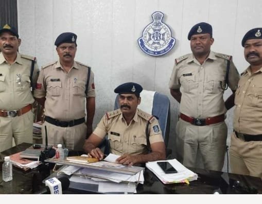 छिंदवाड़ा पुलिस की बड़ी कामयाबी: 2.61 करोड़ की ठगी करने वाले दो आरोपी को पुलिस ने किया गिरफ़्तार | New India Times