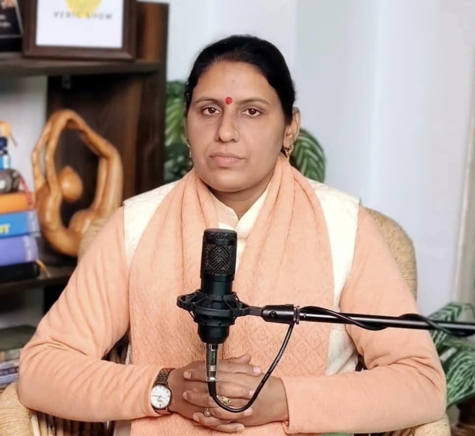 सनातन वैदिक संस्कृति व संस्कारों की पताका फहरा रही हैं डाॅ. अर्चना प्रिय आर्य | New India Times