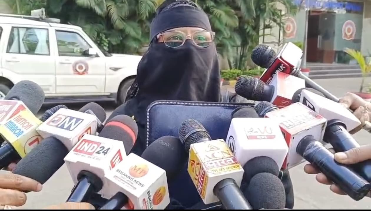 पीड़ित महिला ने लगायी इंसाफ की गुहार | New India Times