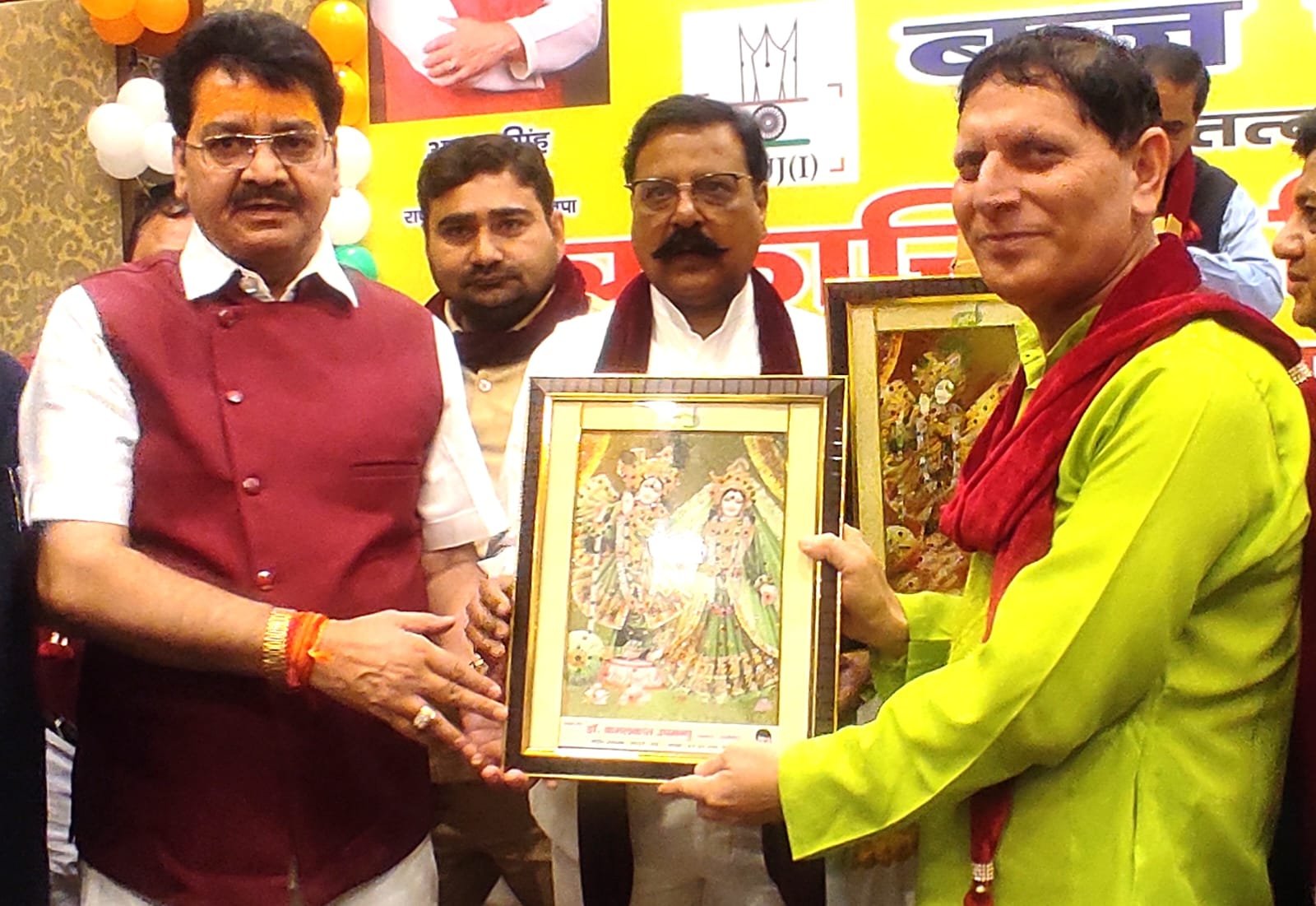 विनोद दीक्षित को सामाजिक कार्यों के लिए किया गया सम्मानित | New India Times