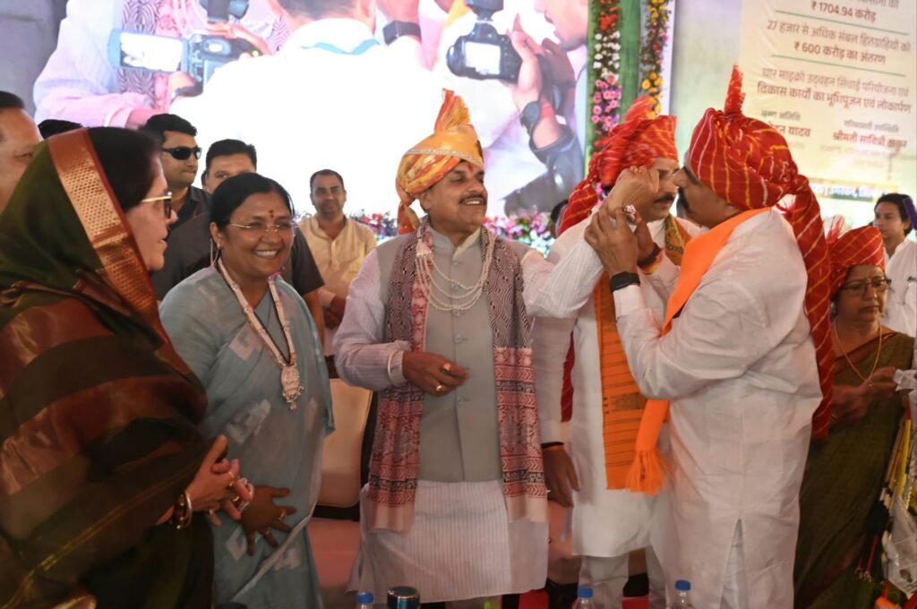 धार जिले के उमरबन विकासखंड में आयोजित हुआ मुख्यमंत्री कन्या विवाह योजना समारोह 2 धार जिले के उमरबन विकासखंड में आयोजित हुआ मुख्यमंत्री कन्या विवाह योजना समारोह | New India Times