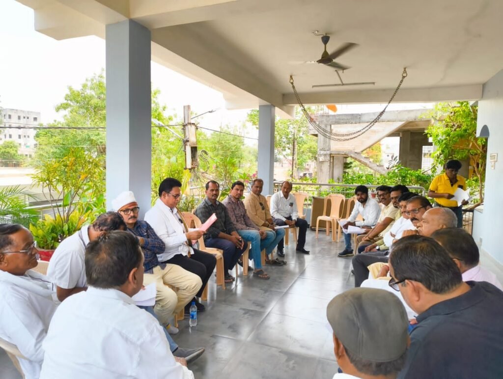 पांढुर्णा जिला कांग्रेस कमेटी कार्यालय में जिला कांग्रेस कमेटी अध्यक्ष श्री सुरेश झलके जी की अध्यक्षता में की गई बैठक आयोजित 2 पांढुर्णा जिला कांग्रेस कमेटी कार्यालय में जिला कांग्रेस कमेटी अध्यक्ष श्री सुरेश झलके जी की अध्यक्षता में की गई बैठक आयोजित | New India Times