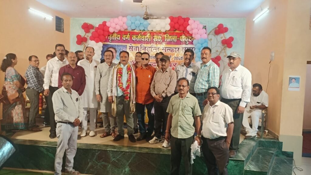 चंद्रशेखर इंगले का भव्य सेवानिवृति समारोह संपन्न 2 चंद्रशेखर इंगले का भव्य सेवानिवृति समारोह संपन्न | New India Times