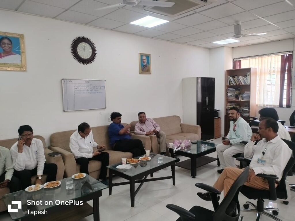 मध्यप्रदेश पुनर्गठन आयोग के सदस्य एवं सचिव द्वारा किया गया मेडिकल कॉलेज दतिया का दौरा 2 मध्यप्रदेश पुनर्गठन आयोग के सदस्य एवं सचिव द्वारा किया गया मेडिकल कॉलेज दतिया का दौरा | New India Times