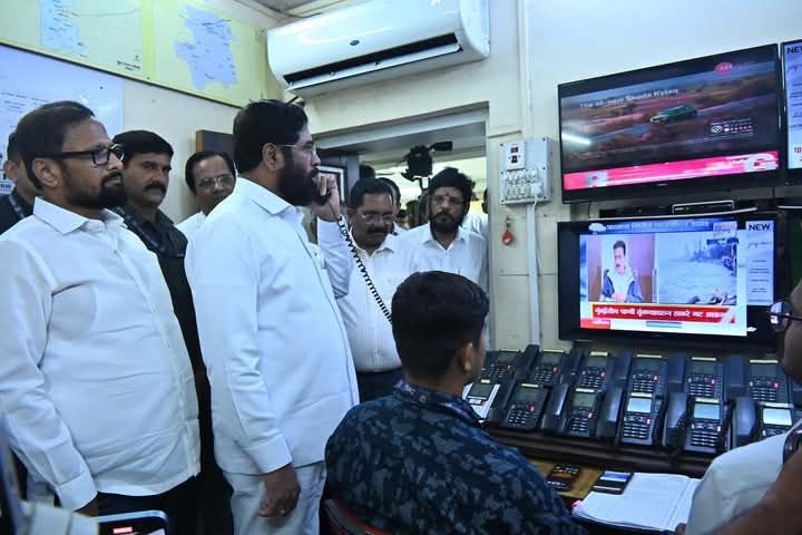 बाढ़ पीड़ितों की सुध लेने मुंबई नहीं पहुंचे अमित शाह : आपदा प्रबंधन का काम एक लेकिन टीम अनेक 2 बाढ़ पीड़ितों की सुध लेने मुंबई नहीं पहुंचे अमित शाह : आपदा प्रबंधन का काम एक लेकिन टीम अनेक | New India Times