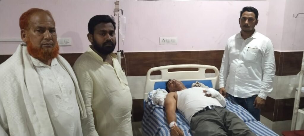 ड्यूटी कर लौटते समय सड़क दुघर्टना में सफाई कर्मचारी बुरी तरह हुए घायल | New India Times