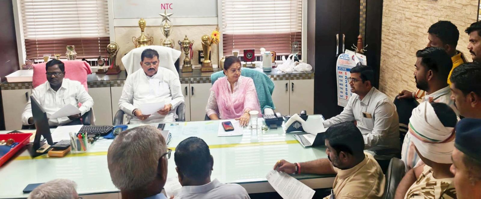 बुरहानपुर ताप्ती मिल श्रमिकों के साथ खड़े हैं हम, हर संभव मदद करेंगे: अर्चना चिटनिस | New India Times