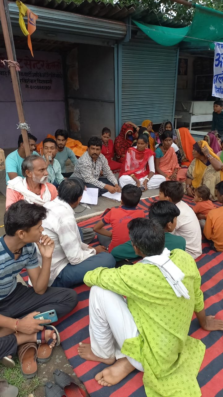 दलित ठेकेदार ने 4 वर्ष से पहले किया था जनपद अधिकारी के निवास भवन में निर्माण कार्य, आज तक नहीं हुआ भुगतान, प्रताड़ित होकर आत्महत्या करने को मजबूर हो रहा है ठेकेदार | New India Times