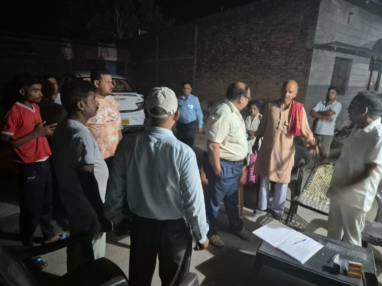 नाइट ब्लड सर्वे का निरीक्षण करने रात 11 बजे पहुंचे सीएमओ 1 नाइट ब्लड सर्वे का निरीक्षण करने रात 11 बजे पहुंचे सीएमओ | New India Times