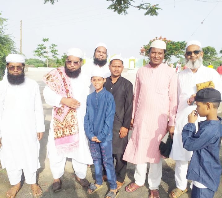 ईद-उल-अजहा का त्योहार मनाया गया हर्षोल्लास के साथ, एक दूसरे से गले मिलकर ईद की दी गई मुबारकबाद, बेटी पढ़ाओ बेटी बचाओ पर भी मौलाना ने समझाया | New India Times