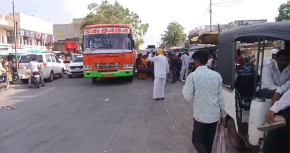 चौहट्टा बाजार में हर दिन होती है ट्रैफिक की समस्याएं, क्या जिला पुलिस अधिकारी करेंगे इस समस्या का निदान | New India Times