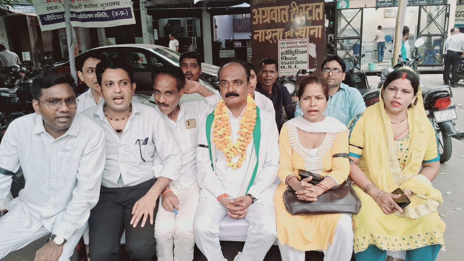 जनता दल यूनाइटेड उत्तर प्रदेश का आर आर इंटरप्राइजेस के खिलाफ जाँच की मांग को लेकर एक दिवसीय सांकेतिक अनशन | New India Times