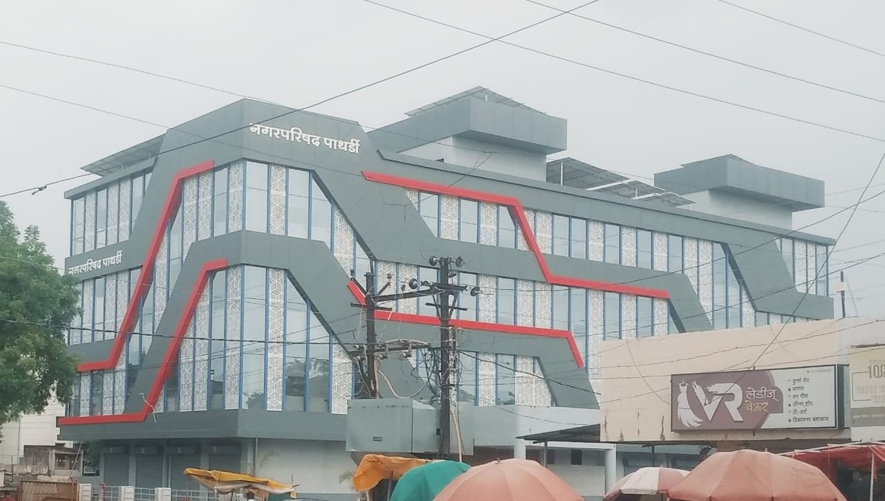 आपदा के कारण घृणा का पात्र बन रहा विकास, तीन घंटे तक ट्रैफिक जाम, जंक्शन पहुंचने में टेंशन | New India Times