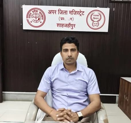 डीएम के निर्देश पर 195 लेखपालों का स्थानांतरण | New India Times