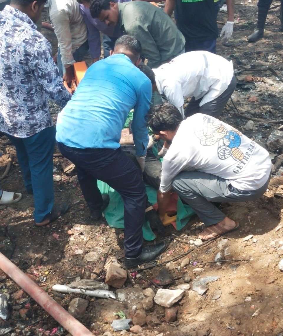 अहमदाबाद में विमान हादसा: मिनटों में तबाह हुई जिंदगियां | New India Times