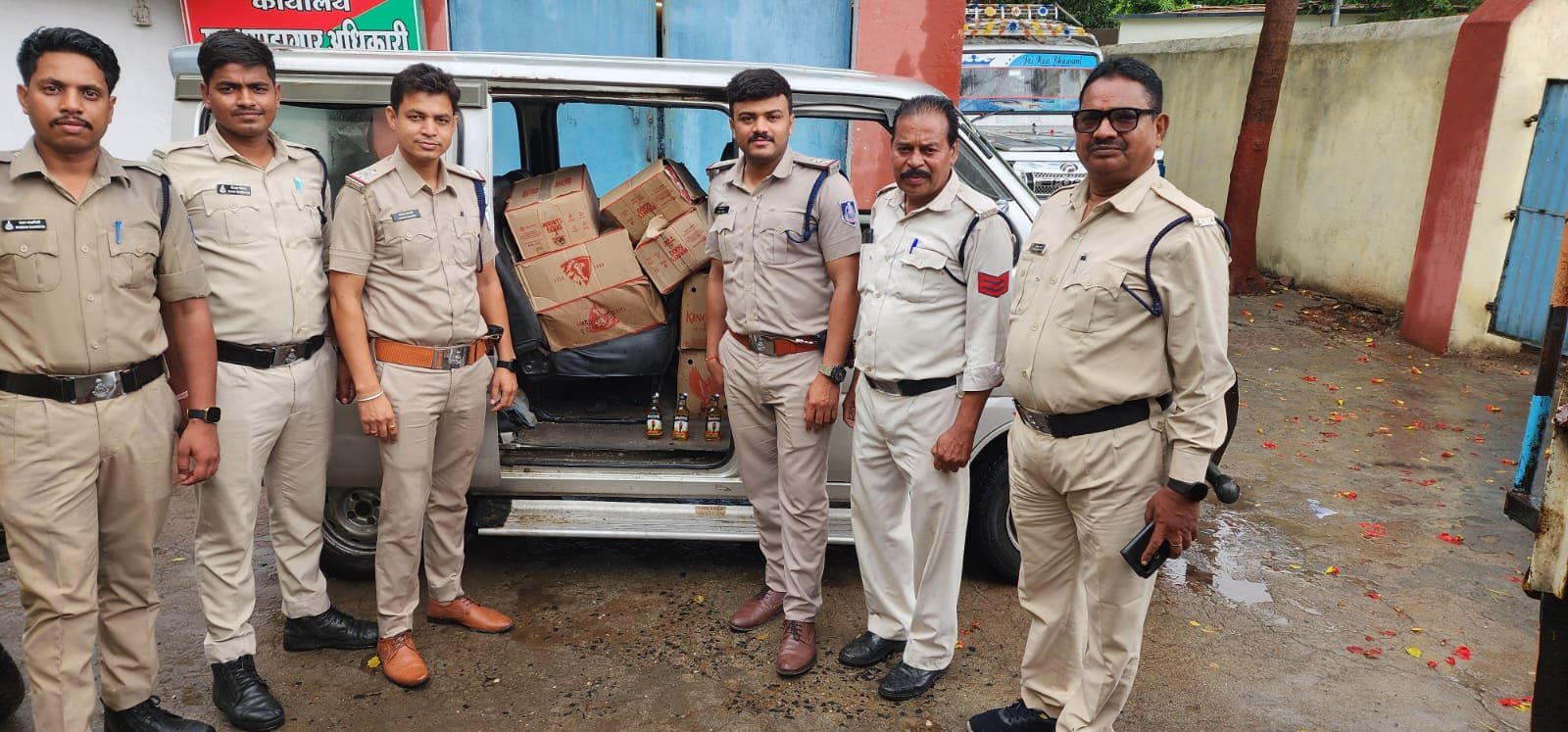 आबकारी विभाग झाबुआ की बड़ी कार्यवाही, अवैध शराब से भरा चार पहिया वाहन जप्त | New India Times