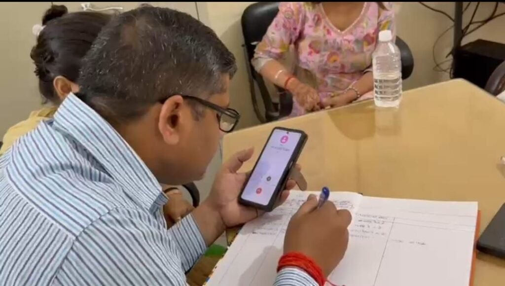 फोन पर आम जनमानस ने विशेषज्ञ चिकित्सकों से पूछे अपनी समस्याओं के हल, स्वास्थ्य विभाग के एनसीडी सेल द्वारा आयोजित हुआ था टॉक शो | New India Times