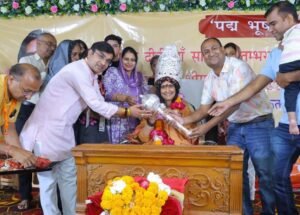 साध्वी ऋतंभरा को समाज सेवा के क्षेत्र में "पद्म भूषण" सम्मान से किया गया अलंकृत 2 साध्वी ऋतंभरा को समाज सेवा के क्षेत्र में "पद्म भूषण" सम्मान से किया गया अलंकृत | New India Times