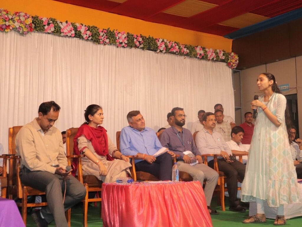 NH753 सीरीज के लिए मंत्री ने की प्रभावित किसानों से बात, जामनेर को कब मिलेगी रेलवे की जमीन ? | New India Times