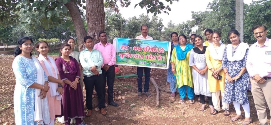 शारदा विद्या मंदिर परिसर में विश्व पर्यावरण दिवस पर पौधारोपण कार्यक्रम हुआ आयोजन 3 शारदा विद्या मंदिर परिसर में विश्व पर्यावरण दिवस पर पौधारोपण कार्यक्रम हुआ आयोजन | New India Times