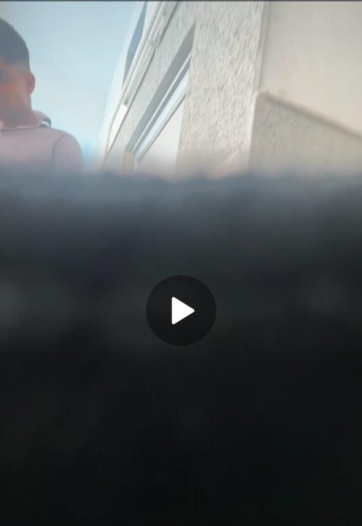 अवैध वसूली करते हुए कैमरे में कैद हुआ आरपीएफ का जवान तो दबंगई दिखाते हुए पत्रकार से की बदसलूकी | New India Times