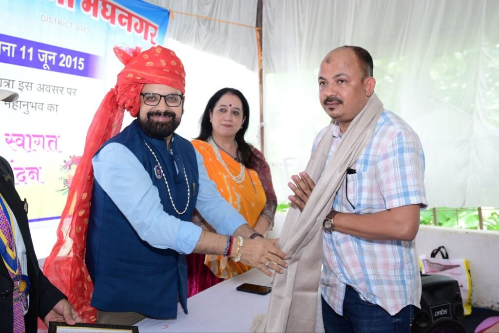 हनुमंत आश्रम पीपलखुटा में रोटरी क्लब अपना मेघनगर का ऐतिहासिक कार्यक्रम, पत्रकारों का भी हुआ सम्मान 4 हनुमंत आश्रम पीपलखुटा में रोटरी क्लब अपना मेघनगर का ऐतिहासिक कार्यक्रम, पत्रकारों का भी हुआ सम्मान | New India Times