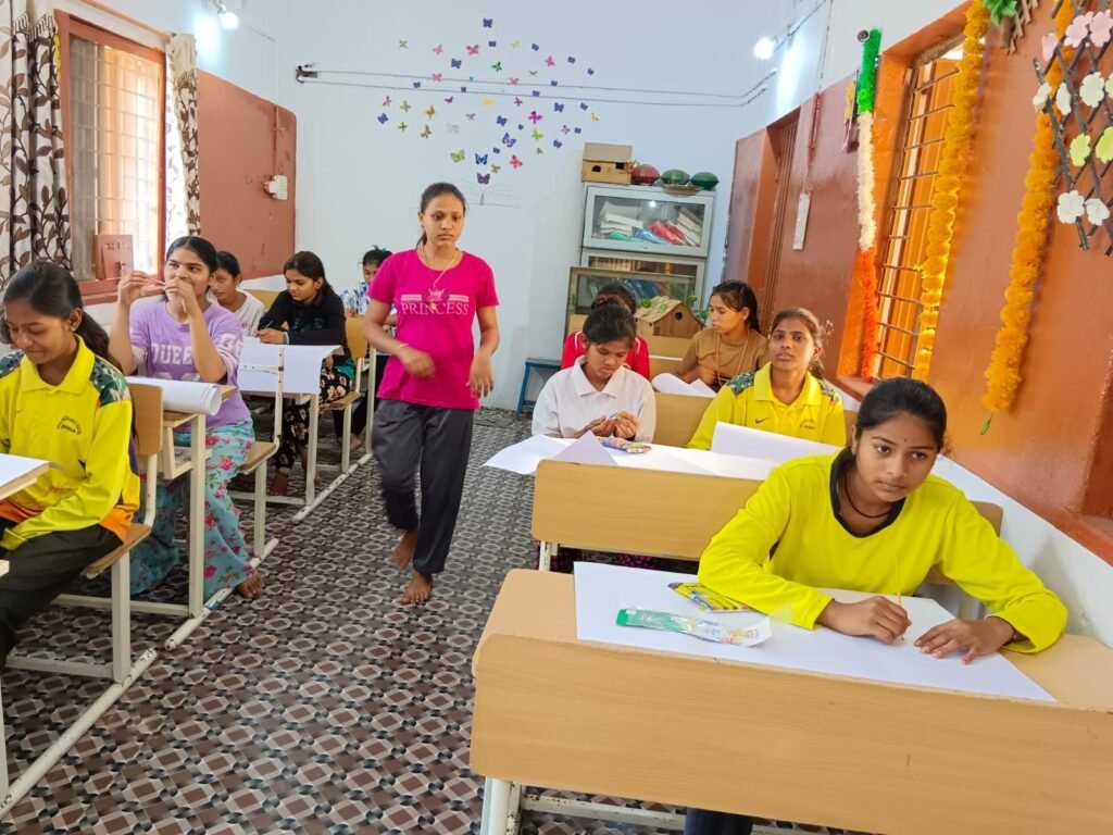 "झाबुआ में बच्चों ने लिया नशा मुक्ति का संकल्प, चित्रकला व निबंध प्रतियोगिता के जरिए दिया जागरूकता का संदेश" | New India Times